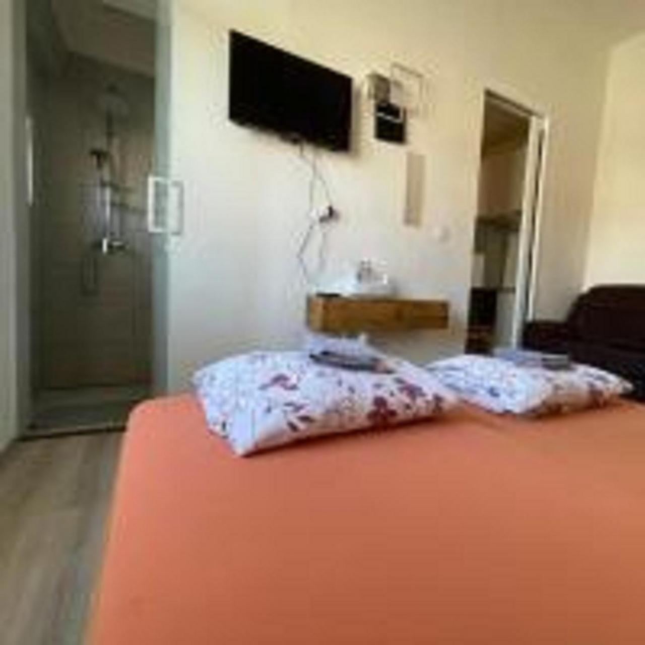Minato Center Apartment *